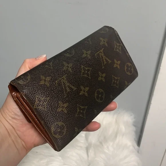 ❌SOLD❌ 2002 authentic Louis Vuitton Sarah wallet - Picture 5 of 17